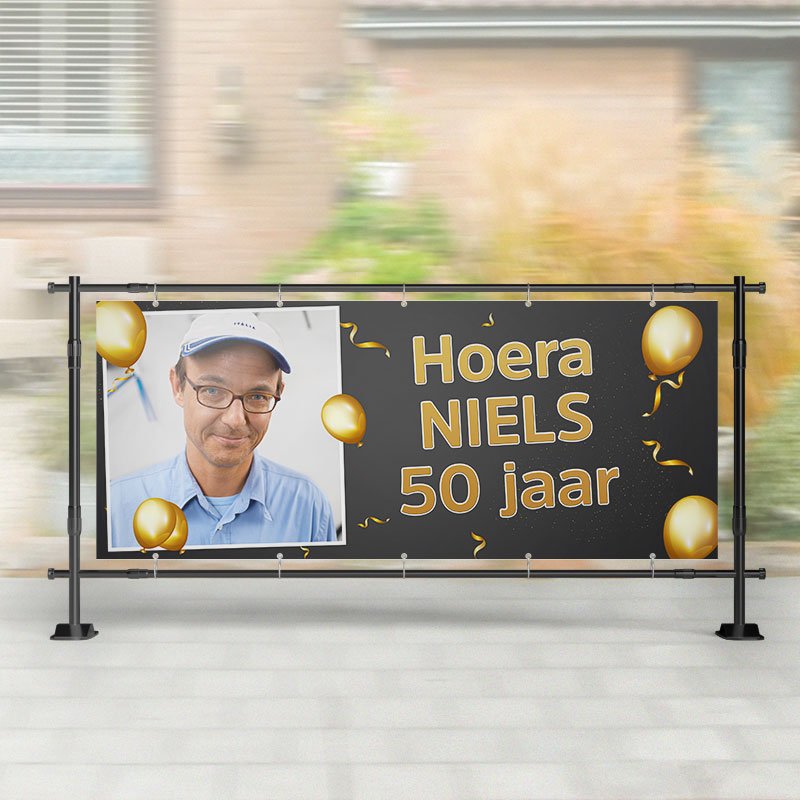 Spandoek Abraham | Foto Abraham met gouden ballon