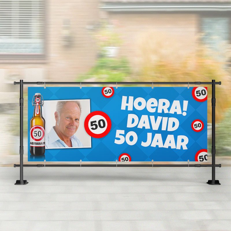 Spandoek Abraham | Abraham blauwe ruit met verkeersborden